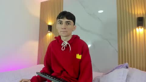 kitty_gill online show from 16, 12, 2024