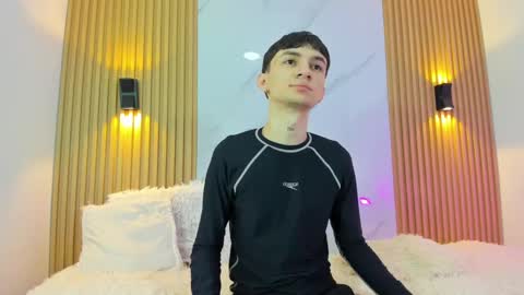kitty_gill online show from 17, 12, 2024