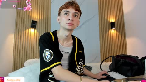 kitty_gill online show from 22, 1, 2025