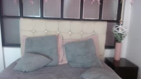 K I T T Y   online show from 14, 12, 2025