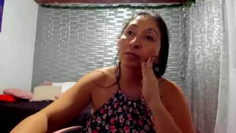 Snapshot of kitty_violet_ chatting on 1, 3, 2026 violet online show from 1, 3, 2026