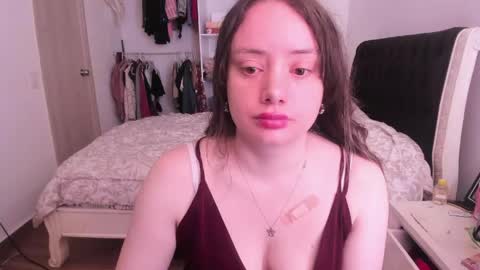 kittywantslove23 online show from 3, 6, 2026