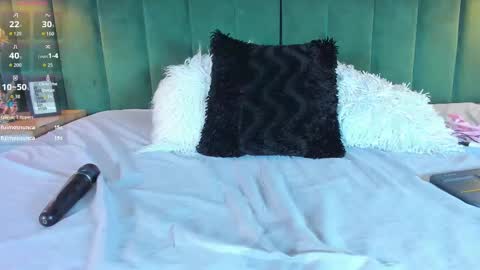 K I T T Y Y  online show from 10, 9, 2025