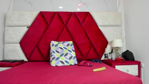 Snapshot of kity_spiderr chatting on 29, 5, 2026 Luisa y Jairo online show from 29, 5, 2026