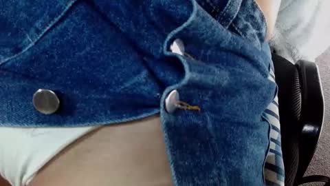 Kloe deker online show from 2, 12, 2024