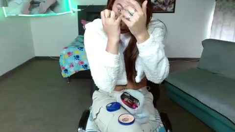 Kloe deker online show from 7, 3, 2025