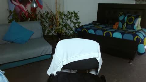 Kloe deker online show from 2, 10, 2025