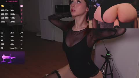 Snapshot of knock1knock chatting on 22, 2, 2026 Lisa and Alex 557095200 to make me cum online show from 22, 2, 2026