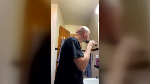 knotdaddy1983 online show from 5, 4, 2026