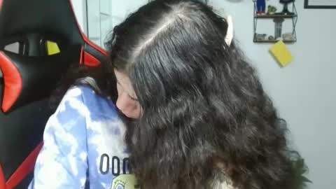 Karoll online show from 4, 3, 2025