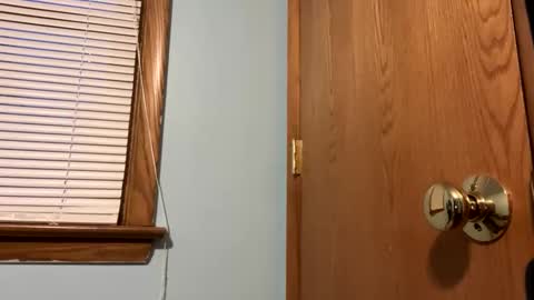 Snapshot of krazy_kums chatting on 27, 10, 2025 krazy_kums online show from 27, 10, 2025