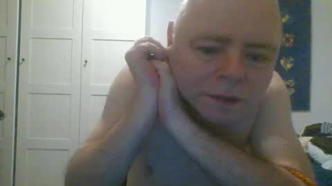 Snapshot of kreolsk34 chatting on 8, 10, 2025 kreolsk34 online show from 8, 10, 2025
