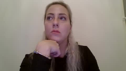 Snapshot of kriss_grace chatting on 9, 10, 2025 Grace online show from 9, 10, 2025