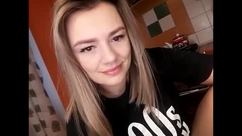 KrissSexi online show from 2, 2, 2025