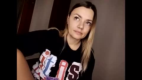 KrissSexi online show from 18, 11, 2025