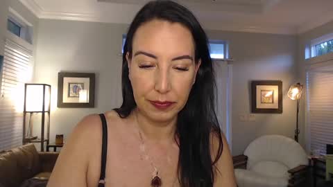 Krissy online show from 11, 12, 2024