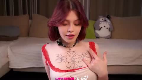 Snapshot of krissyhei chatting on 1, 7, 2026 Sarah online show from 1, 7, 2026