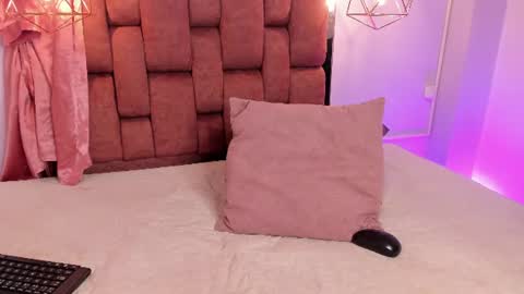 Snapshot of kristakinnky chatting on 19, 6, 2026 BETANIA online show from 19, 6, 2026