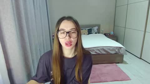 twitter    Annemarye 23 online show from 23, 12, 2025