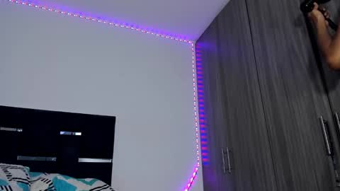 kristen_dollts online show from 22, 1, 2025