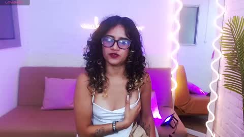 kristen_tay online show from 14, 1, 2025