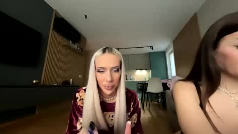 Kris the doll online show from 3, 12, 2025