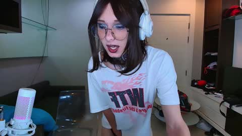 Snapshot of kristinaholland chatting on 1, 2, 2025 kristina online show from 1, 2, 2025