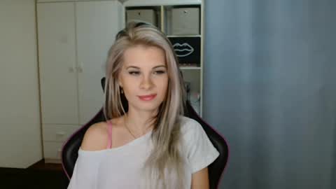 KristineAmore online show from 26, 3, 2026