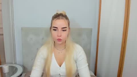 KristyFlowers online show from 8, 3, 2025