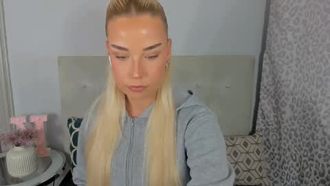 KristyFlowers online show from 11, 5, 2026