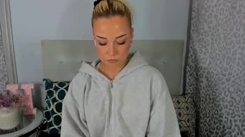 KristyFlowers online show from 20, 5, 2026