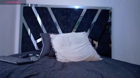 Kroy Wood online show from 1, 11, 2025