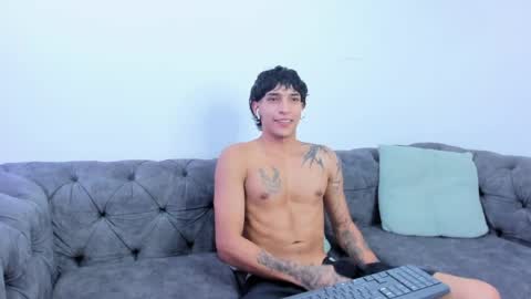 Kroy Wave  Muscle Tattoos Latino online show from 14, 5, 2026