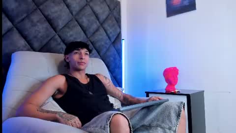 Kroy Wave  Muscle Tattoos Latino online show from 8, 7, 2026