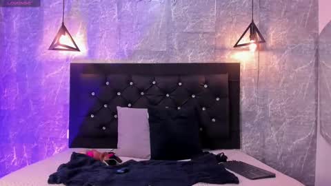 Snapshot of krystal_taylor23 chatting on 6, 10, 2025 Kystal Taylor online show from 6, 10, 2025