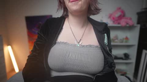 Krystal Syx online show from 4, 3, 2025