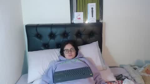kryystaladams online show from 3, 7, 2026