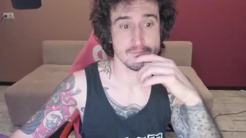 Snapshot of kumisboy chatting on 28, 1, 2025 Robert online show from 28, 1, 2025