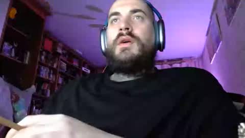 Snapshot of kuzmabig chatting on 12, 11, 2025 kuzmabig online show from 12, 11, 2025