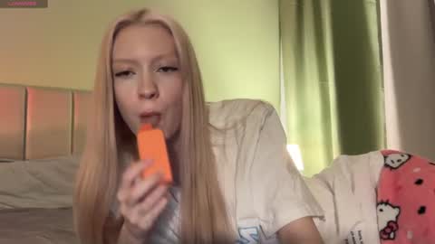 Bella and Alexandra online show from 3, 8, 2026