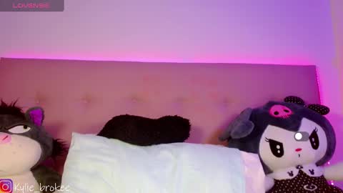 k ylie online show from 26, 2, 2025