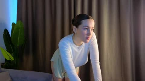 Anna online show from 8, 2, 2025