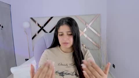 Kylie Reyes  online show from 28, 11, 2025