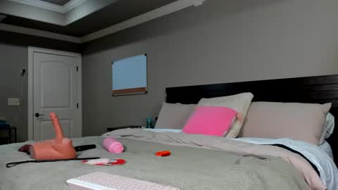 Snapshot of kyliebkillinit chatting on 7, 10, 2025 Kylie online show from 7, 10, 2025