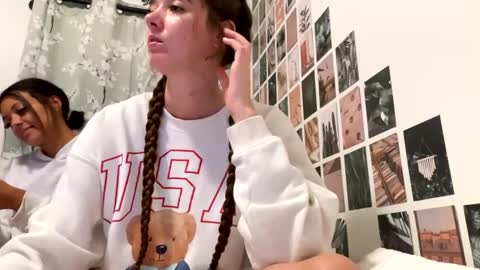 Snapshot of kylieexoxoxo2432 chatting on 17, 9, 2025 Kylie online show from 17, 9, 2025