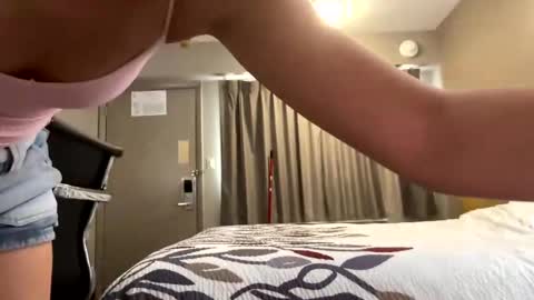 Snapshot of kylieexoxoxo2432 chatting on 21, 9, 2025 Kylie online show from 21, 9, 2025