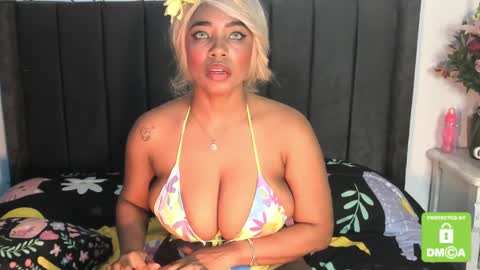 kylie white boobs online show from 12, 3, 2025