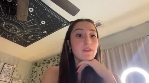 Snapshot of kyliiii chatting on 15, 5, 2026 kyliiii online show from 15, 5, 2026
