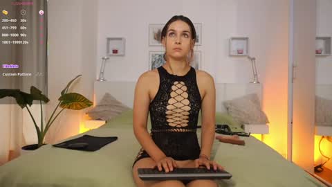 Viktoria White  online show from 23, 7, 2026