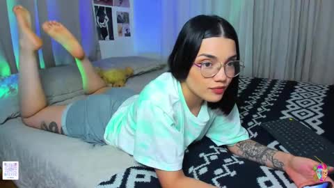 Snapshot of la_briela chatting on 4, 1, 2025    Help me reach 50 likes online show from 4, 1, 2025